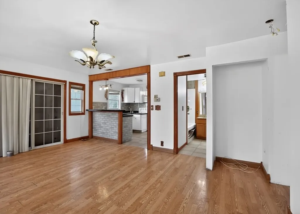 25174 West Claridan Avenue Antioch IL 60002