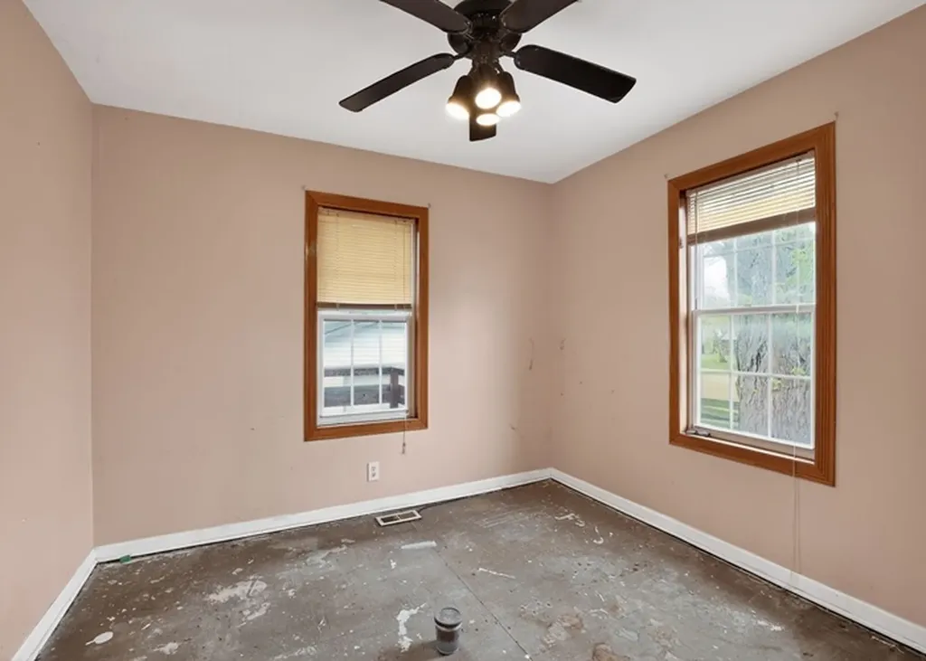 25174 West Claridan Avenue Antioch IL 60002