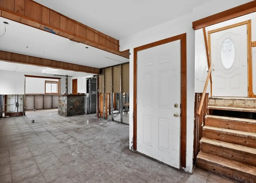 25174 West Claridan Avenue Antioch IL 60002