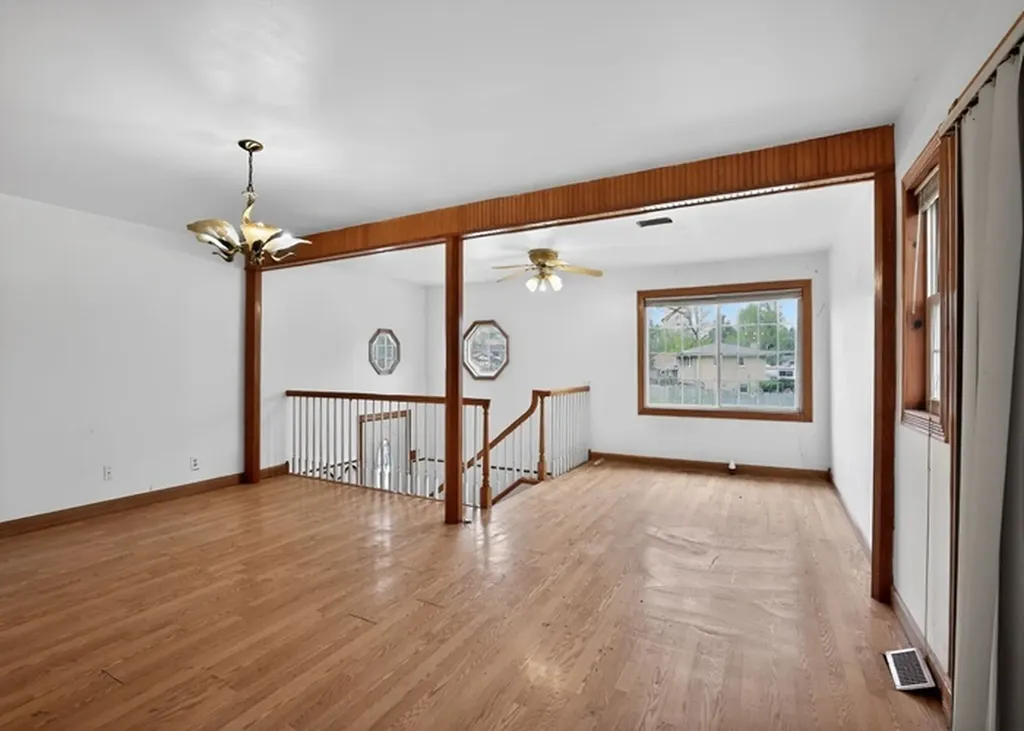 25174 West Claridan Avenue Antioch IL 60002