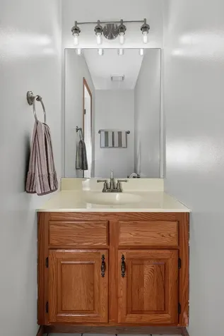 1038 Bedford Drive Carol Stream IL 60188