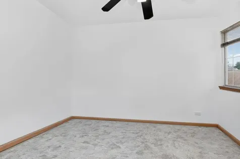 1038 Bedford Drive Carol Stream IL 60188