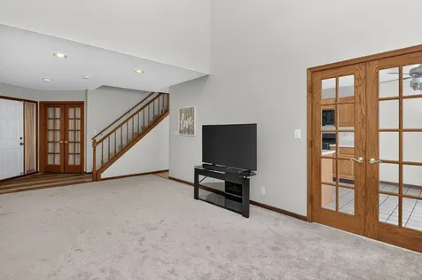 1038 Bedford Drive Carol Stream IL 60188