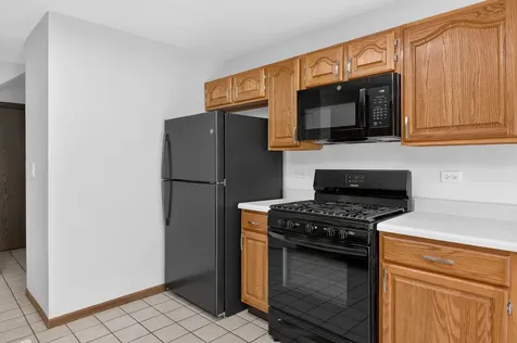 1038 Bedford Drive Carol Stream IL 60188