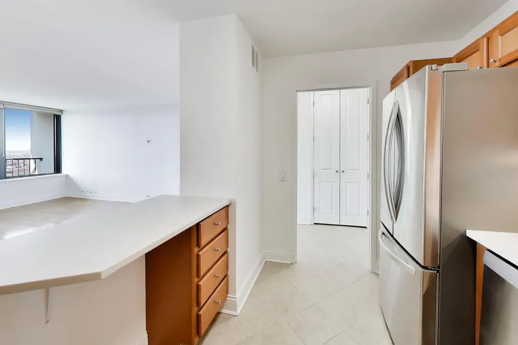 1560 North Sandburg Terrace Chicago IL 60610