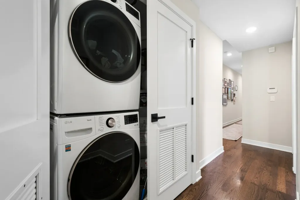 4844 North Hoyne Avenue Chicago IL 60625