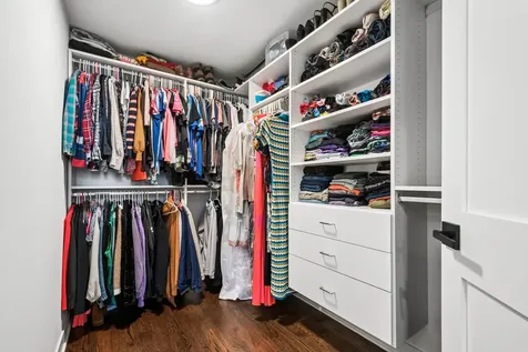 4844 North Hoyne Avenue Chicago IL 60625