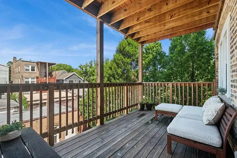 4844 North Hoyne Avenue Chicago IL 60625
