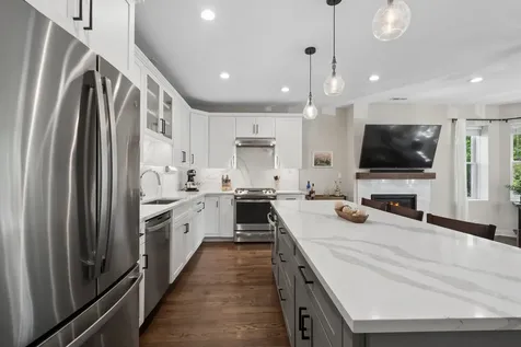 4844 North Hoyne Avenue Chicago IL 60625