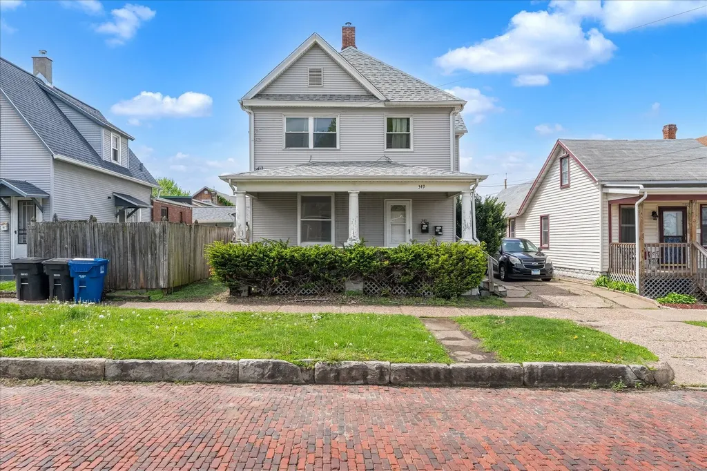 349 10TH Street Moline IL 61265