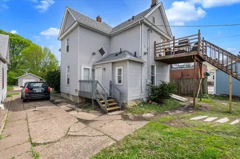 349 10TH Street Moline IL 61265