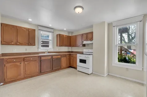 349 10TH Street Moline IL 61265