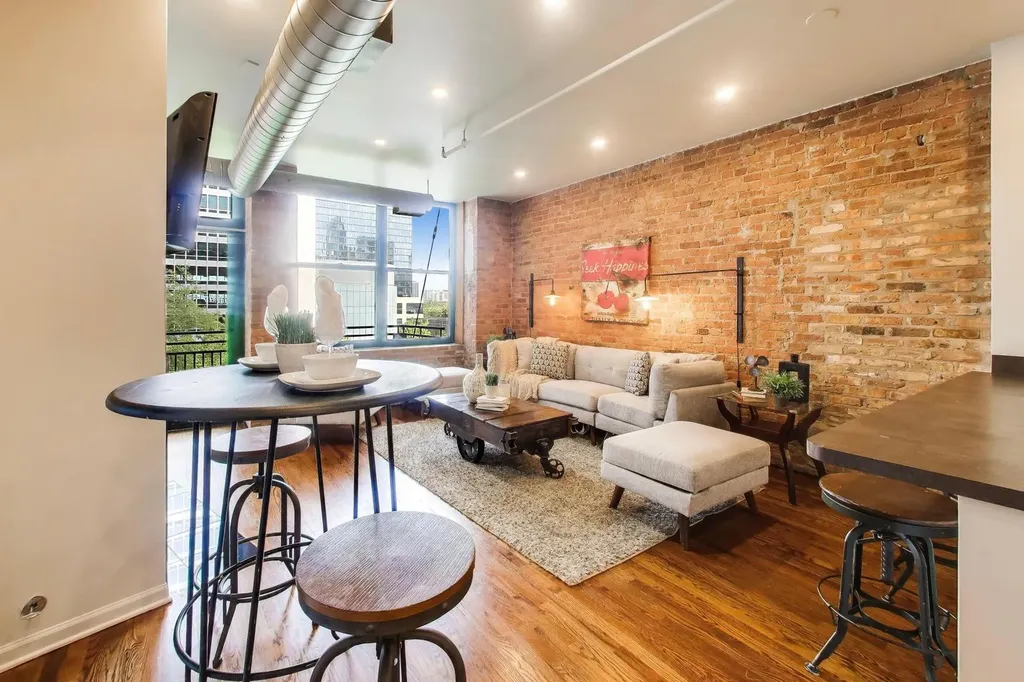520 West Huron Street Chicago IL 60654