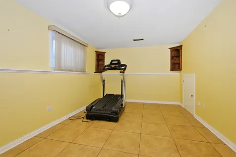 14740 Kilbourne Avenue Midlothian IL 60445