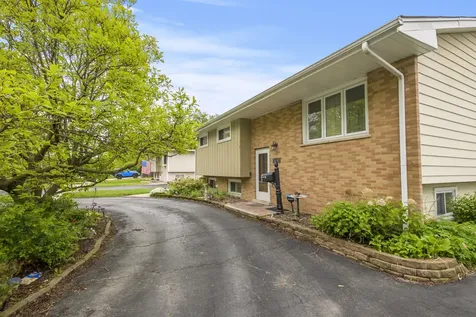 14740 Kilbourne Avenue Midlothian IL 60445