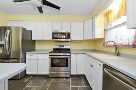 14740 Kilbourne Avenue Midlothian IL 60445