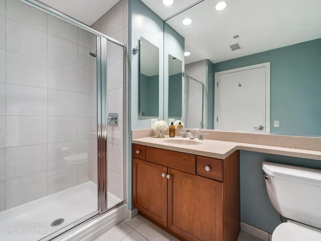 130 North Garland Court Chicago IL 60602