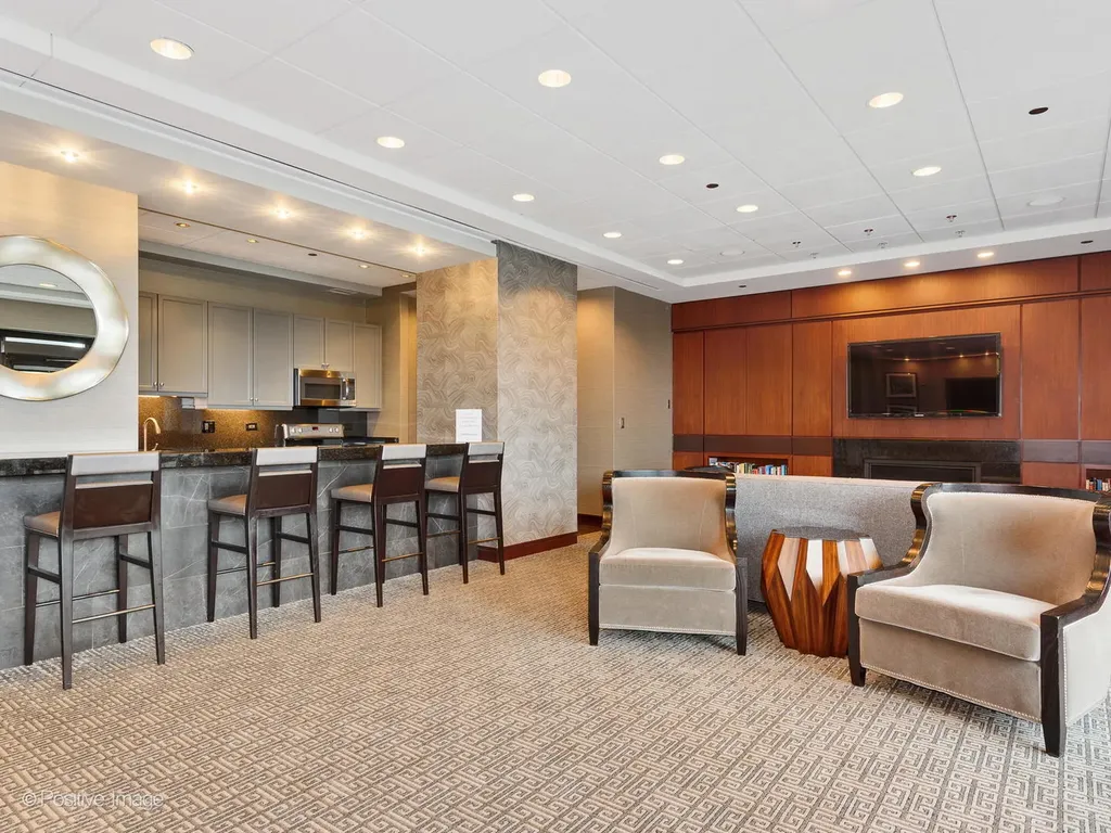 130 North Garland Court Chicago IL 60602