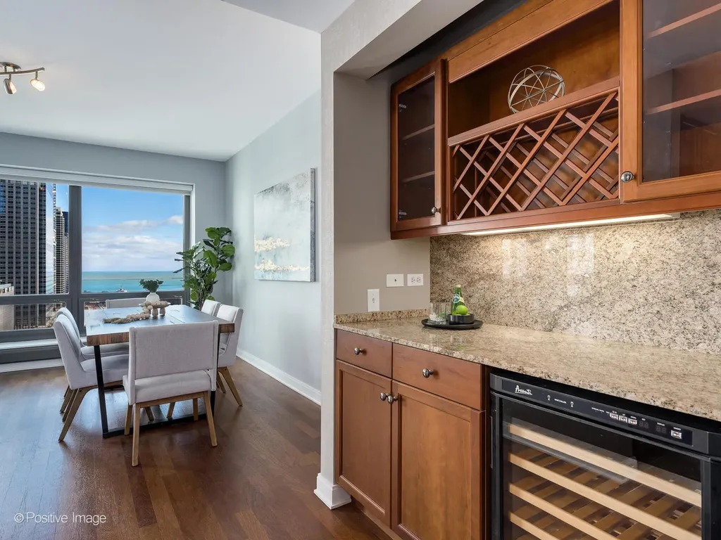 130 North Garland Court Chicago IL 60602