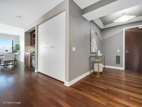 130 North Garland Court Chicago IL 60602