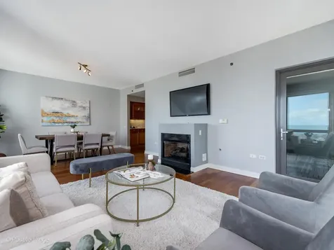 130 North Garland Court Chicago IL 60602