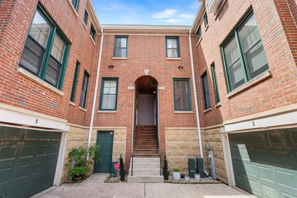2140 North Winchester Avenue Chicago IL 60614
