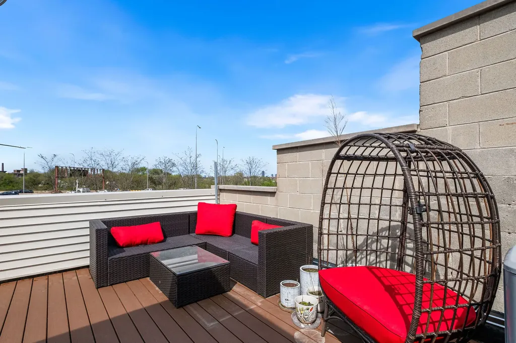 2140 North Winchester Avenue Chicago IL 60614