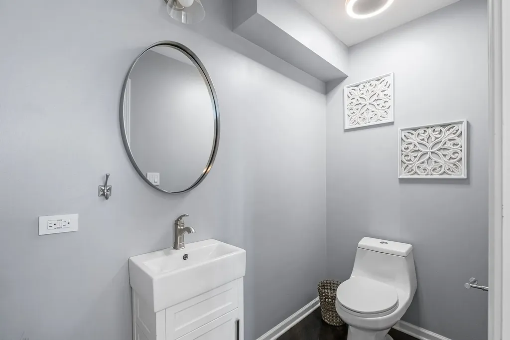 2140 North Winchester Avenue Chicago IL 60614