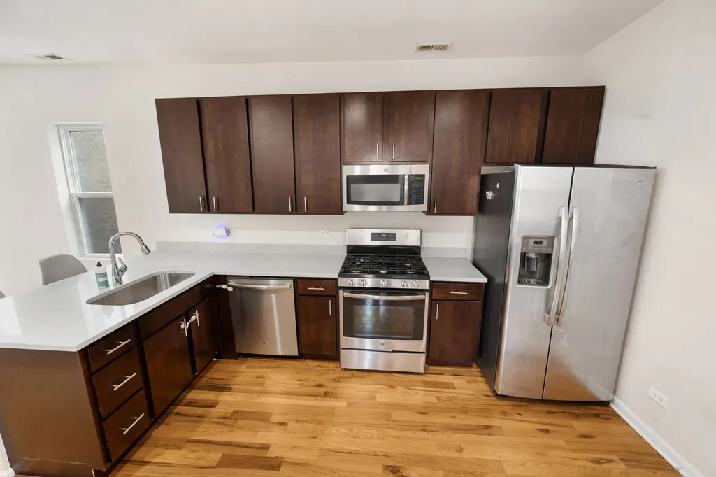 6418 South Rhodes Avenue Chicago IL 60637