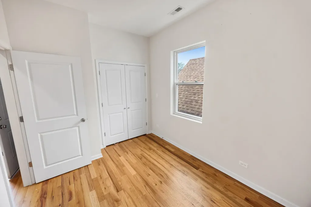6418 South Rhodes Avenue Chicago IL 60637