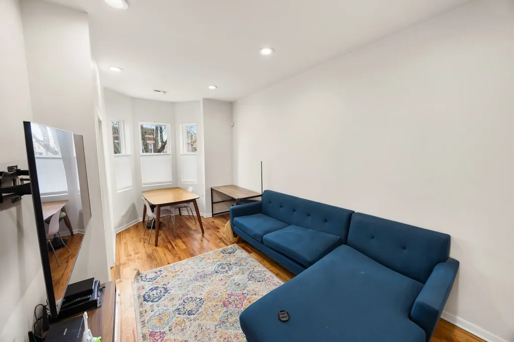 6418 South Rhodes Avenue Chicago IL 60637