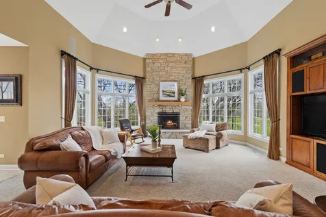2719 Crystal Way Prairie Grove IL 60012