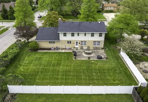 3212 Burr Oaks Drive Joliet IL 60431