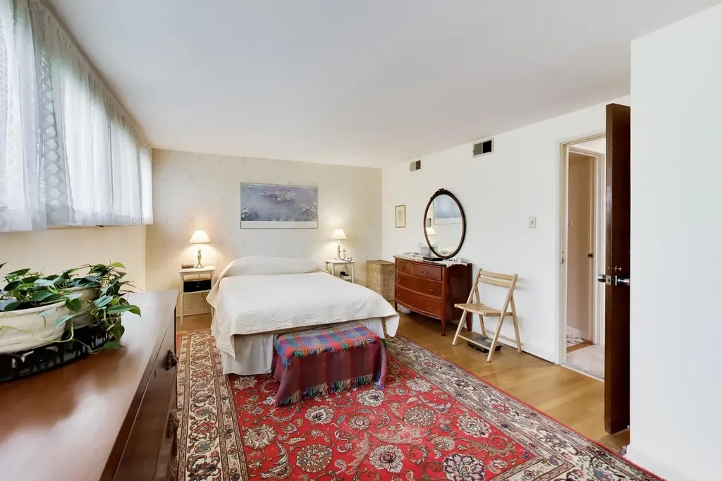 1456 East Park Place Chicago IL 60637