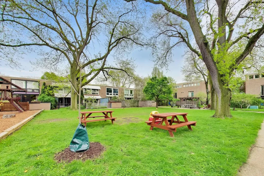 1456 East Park Place Chicago IL 60637