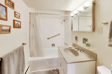 1456 East Park Place Chicago IL 60637