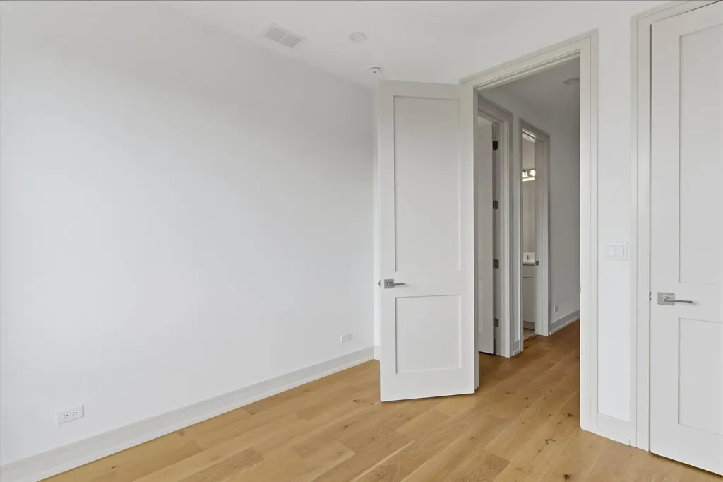 6414 North Francisco Avenue Chicago IL 60645