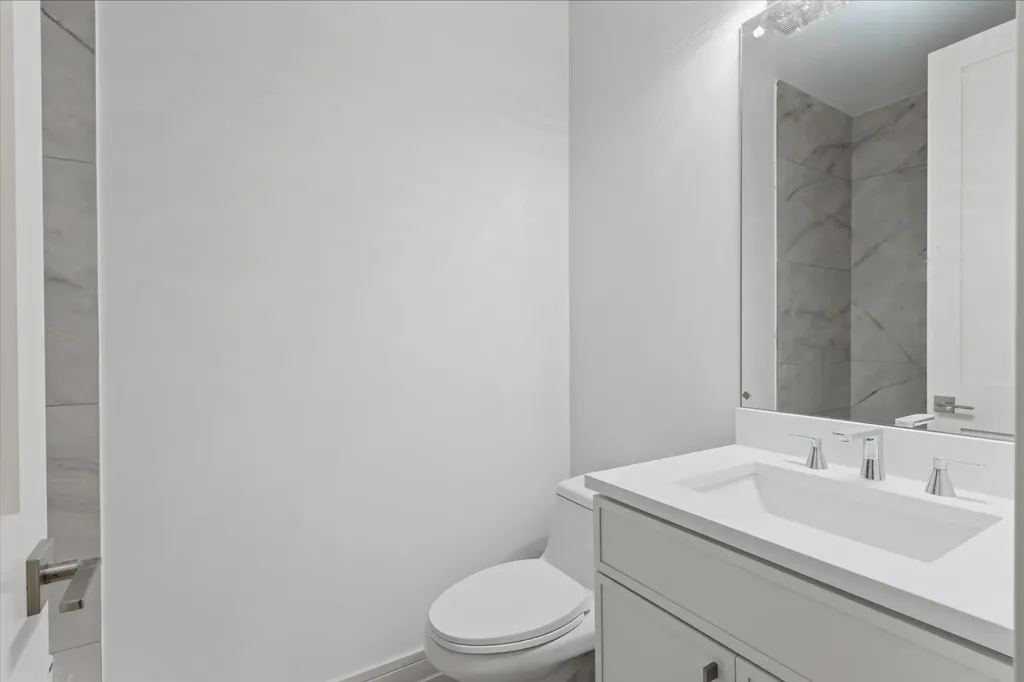 6414 North Francisco Avenue Chicago IL 60645