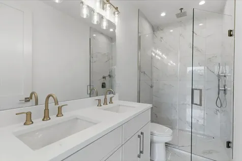 6414 North Francisco Avenue Chicago IL 60645