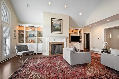 563 Greenway Drive Lake Forest IL 60045