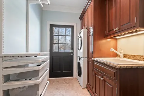 563 Greenway Drive Lake Forest IL 60045