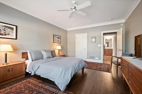 563 Greenway Drive Lake Forest IL 60045