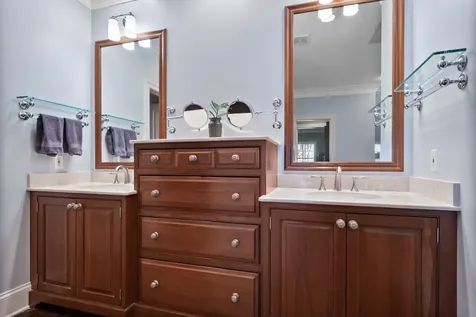 563 Greenway Drive Lake Forest IL 60045