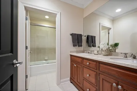 563 Greenway Drive Lake Forest IL 60045