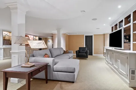 563 Greenway Drive Lake Forest IL 60045