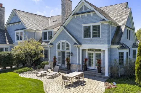 563 Greenway Drive Lake Forest IL 60045