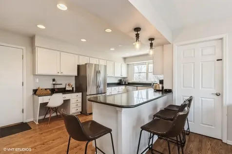 1712 Juliet Lane Libertyville IL 60048