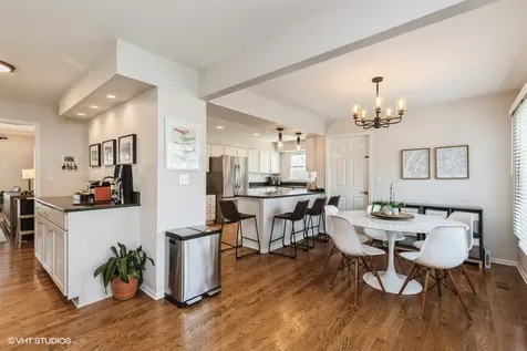 1712 Juliet Lane Libertyville IL 60048