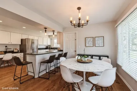 1712 Juliet Lane Libertyville IL 60048