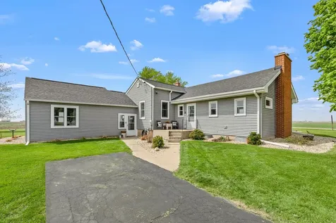 4698 East 17th. Road Leland IL 60531